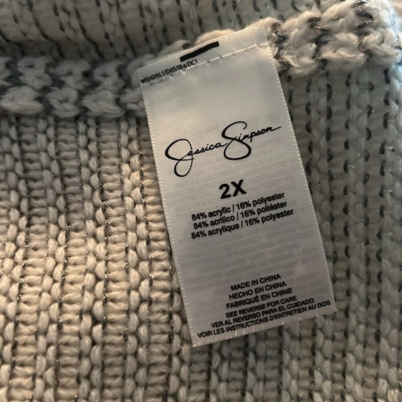 Jessica Simpson 2X cold shoulder sweater - Picture 6 of 6